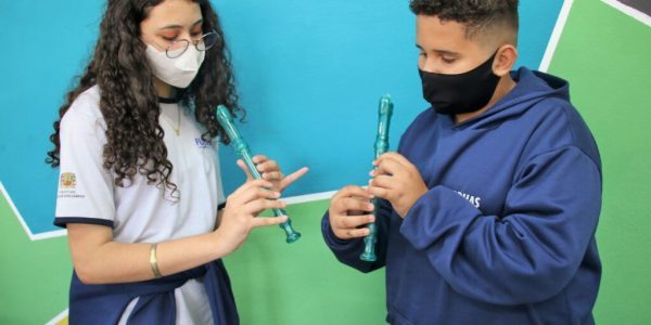 Fundhas fecha parceria para aulas de flauta doce