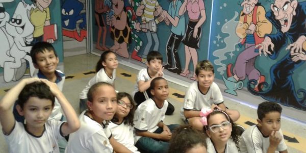 Fundhas incentiva leitura com visita a exposições artísticas