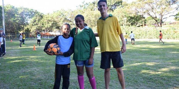 Fundhas realiza amistosos de futebol com alunos