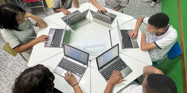Fundhas aplica pesquisa para saber opinião de alunos