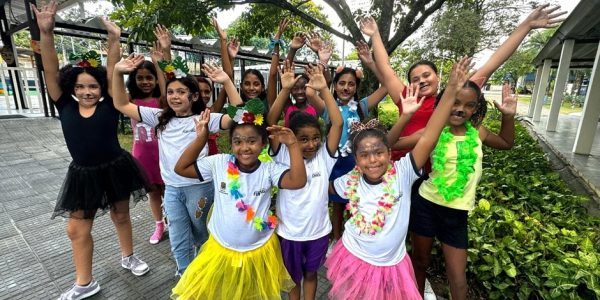 Carnaval na Fundhas tem fantasias e desfile de bloquinho