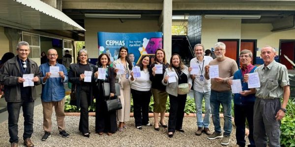 Cephas abre cápsula do tempo enterrada em 2018