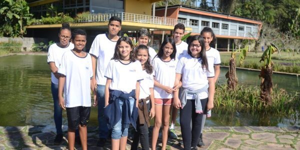 Fundhas realiza plantio inicial no restauro do jardim Olivo Gomes