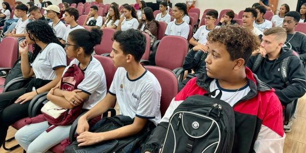 Centros de Inovação da Fundhas recebem novos alunos