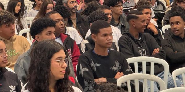 Fundhas entrega certificados dos cursos dos Centros de Inovação