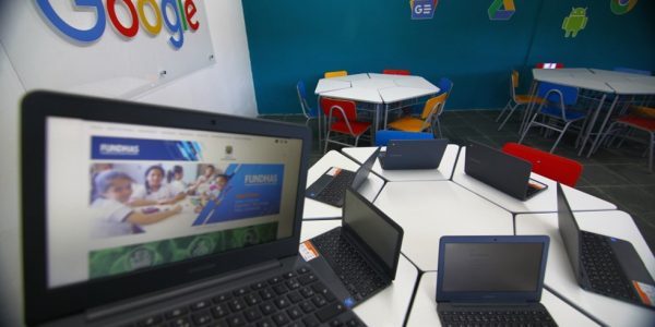 Fundhas fornece notebooks Google para 150 profissionais