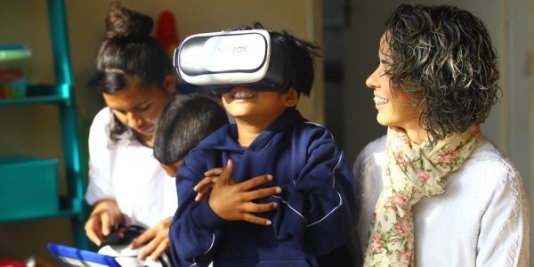 Fundhas usa tecnologia inovadora em atividades com alunos