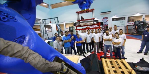 Alunos do Cephas têm aulas práticas no Parque Tecnológico