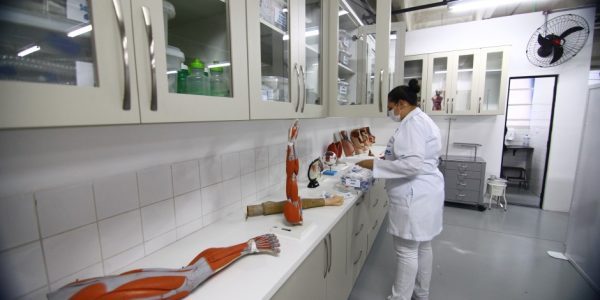 Fundhas abre 360 vagas para curso de Cuidador de Idosos