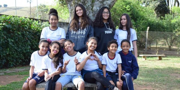 Alunos em destaque da Fundhas ganham passeio ao Litoral Norte