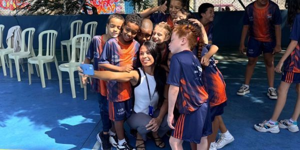 Fundhas recebe materiais esportivos da Fábrica de Atletas