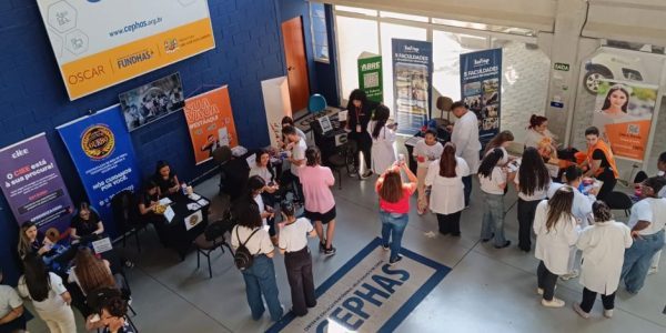 Emprega Cephas conecta alunos e empresas