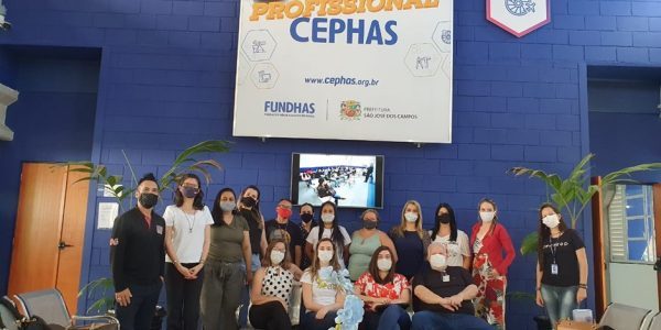 Profissionais da Fundhas recebem cursos de formação do Senai