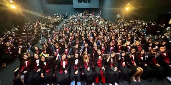 Formandos do Cephas celebram conclusão de cursos técnicos
