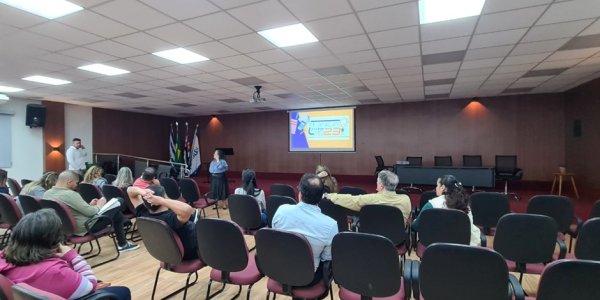 Profissionais da Fundhas recebem workshop sobre planejamento