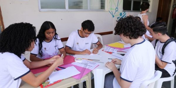 Fundhas comemora Dia da Paz com ações nas unidades