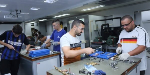 Prefeitura, Volks e Senai têm parceria para capacitar munícipes