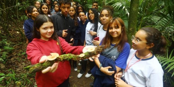 Alunos da Fundhas visitam centro ambiental nesta quarta