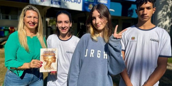 Professora da Fundhas lança livro sobre a Cultura de Paz