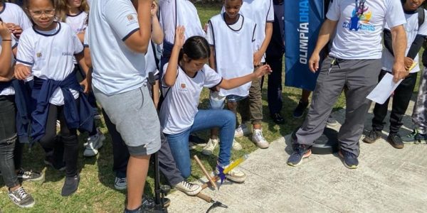Prova de lançamento de foguetes anima etapa das OlimpíaDHAS