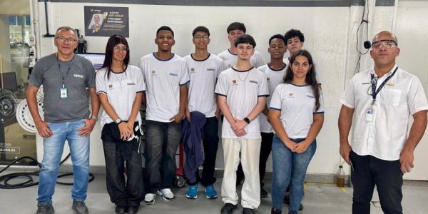 Fundhas amplia experiências profissionais de jovens