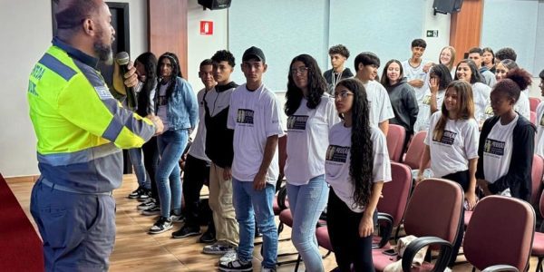 Programa Party faz palestra na sede da Fundhas