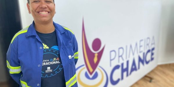 Jovem vai estagiar em empresa após ajuda do Primeira Chance