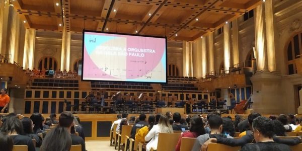 Alunos da Fundhas se encantam com orquestra na Sala São Paulo