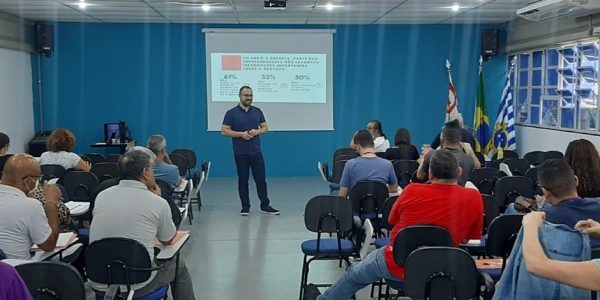 Parceria com o Sebrae capacita profissionais da Fundhas/Cephas