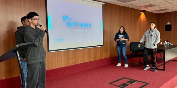 Alunos da Fundhas apresentam trabalhos de conclusão de curso