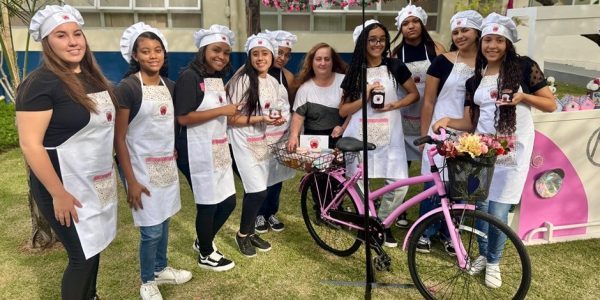 Alunos da Fundhas apresentam trabalhos de conclusão de curso