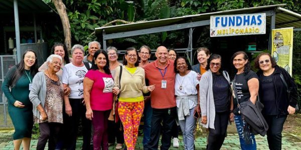 Integração e aprendizado marcam visita de idosos à Fundhas
