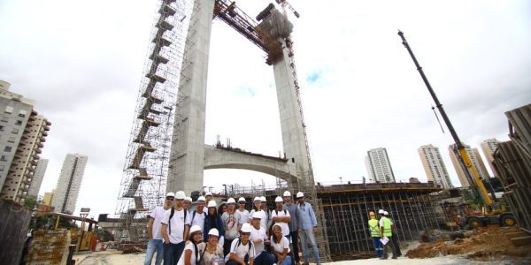 Alunos do Cephas têm aprendizado na obra do Arco